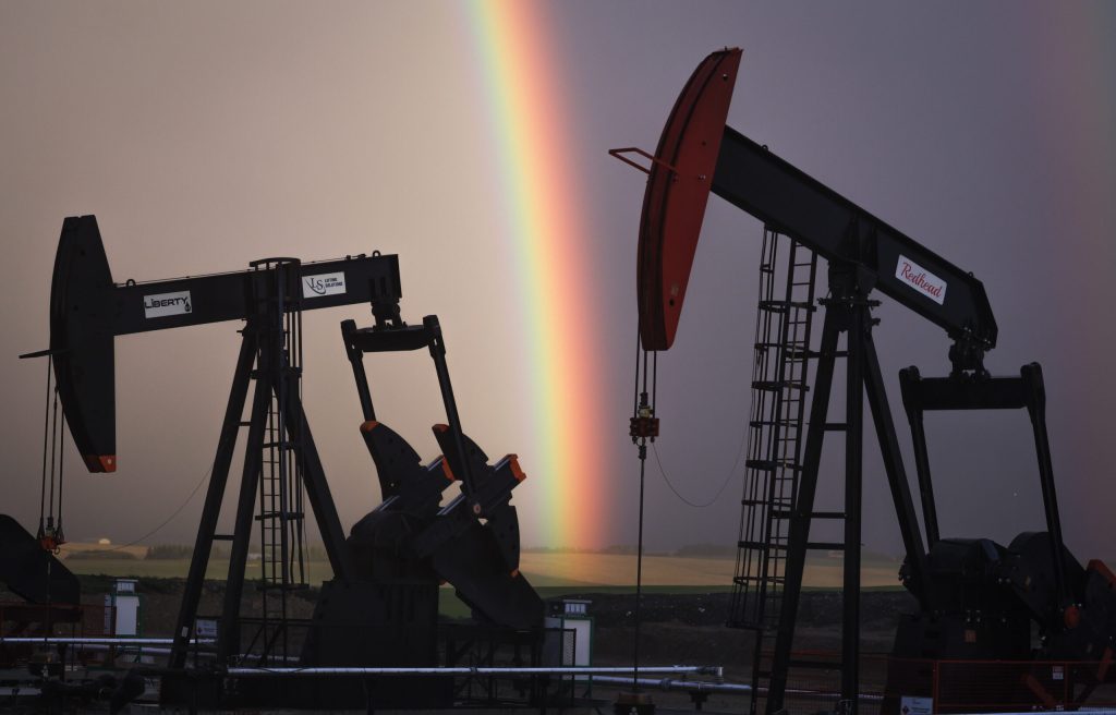 Pretul petrolului depaseste 90 de dolari pe baril pentru prima data in ultimii doi ani ca urmare a razboiului din Iran