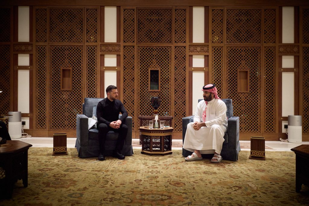 Razboiul din Iran restructureaza aliantele Arabia Saudita semneaza un acord de aprare cu Ucraina