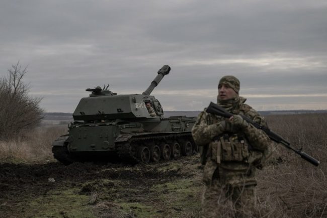 Razboiul din Orientul Mijlociu complica situatia din Ucraina negocierile de pace stagneaza livrarile de armament din SUA intarzie iar Rusia beneficiaza de cresterea pretului petrolului