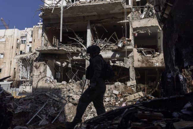 Razboiul din Orientul Mijlociu ziua 29 Rebelii houthi ataca Israelul pentru prima data Noi soldati israelieni raniti in sudul Libanului SUA si Irak anunta consolidarea colaborarii