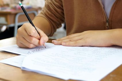 Simulare Evaluare Nationala 2026 la Limba Romana Aproape 3000 de elevi nu participa la proba de astazi