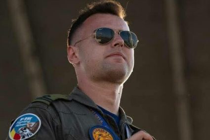 Tanarul capitan pilot militar si a sacrificat viata pentru a salva un caine