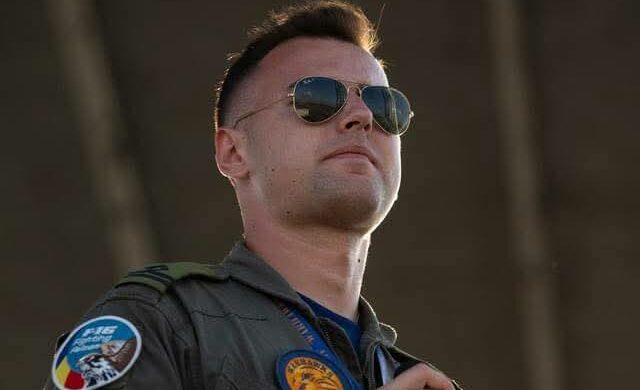 Tanarul capitan pilot militar si a sacrificat viata pentru a salva un caine