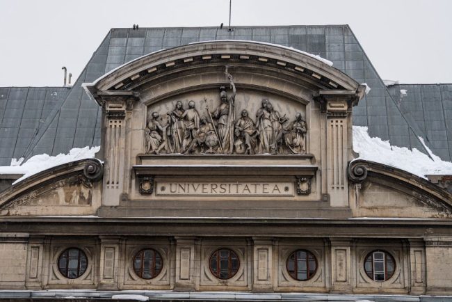 Tensiuni la Universitatea din Bucuresti cadrele universitare semnaleaza riscurile desfiintarii unor programe unice