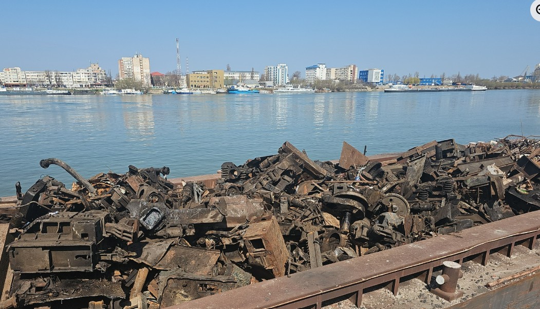 Transport ilegal de deseuri pe Dunare oprit in regiunea Galati