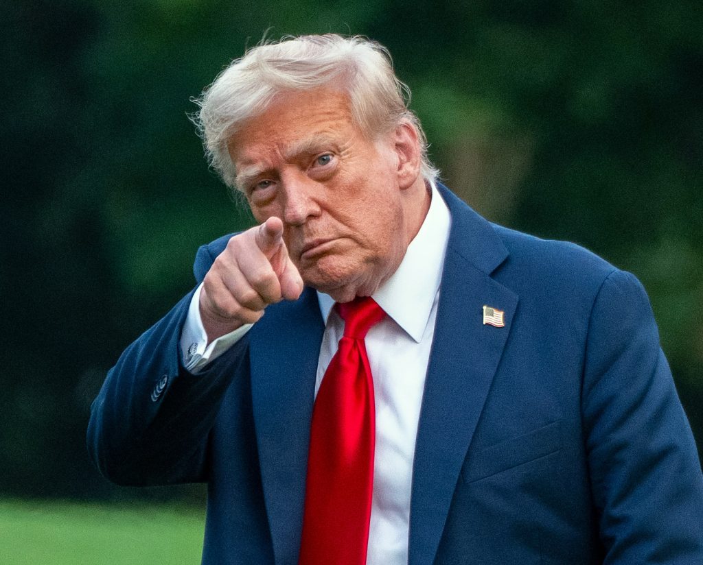 Trump declare ca armata americana se deplaseaza liber in jurul Iranului si ca nu cauta un armistitiu