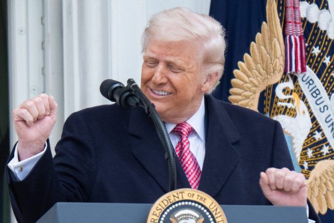 Trump ia in considerare redenumirea Stramtorii Ormuz Care ar fi noul nume