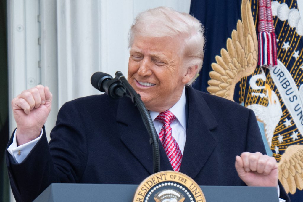 Trump ia in considerare redenumirea Stramtorii Ormuz Care ar fi noul nume
