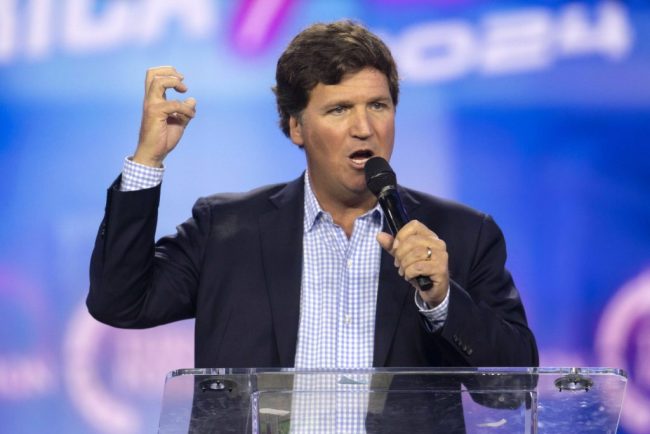 Trump il indeparteaza pe Tucker Carlson din miscarea MAGA dupa criticile aduse razboiului din Iran Si a pierdut orientarea