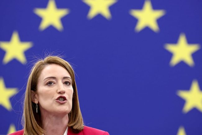 UE avanseaza spre votul prin procura pentru europarlamentarele femeilor insarcinate