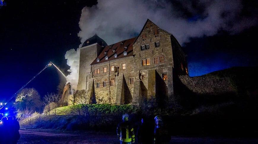 Un castel din secolul al XII lea a fost mistuit de flacari incendiul a distrus o parte din acest monument istoric