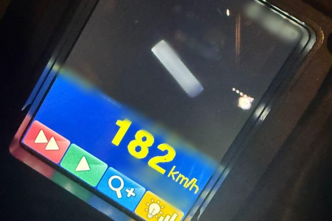 Un tanar de 20 de ani a obtinut performante la radar in Cluj Politistii l au rasplatit cu o amenda de 5000 de lei si 4 luni fara permis