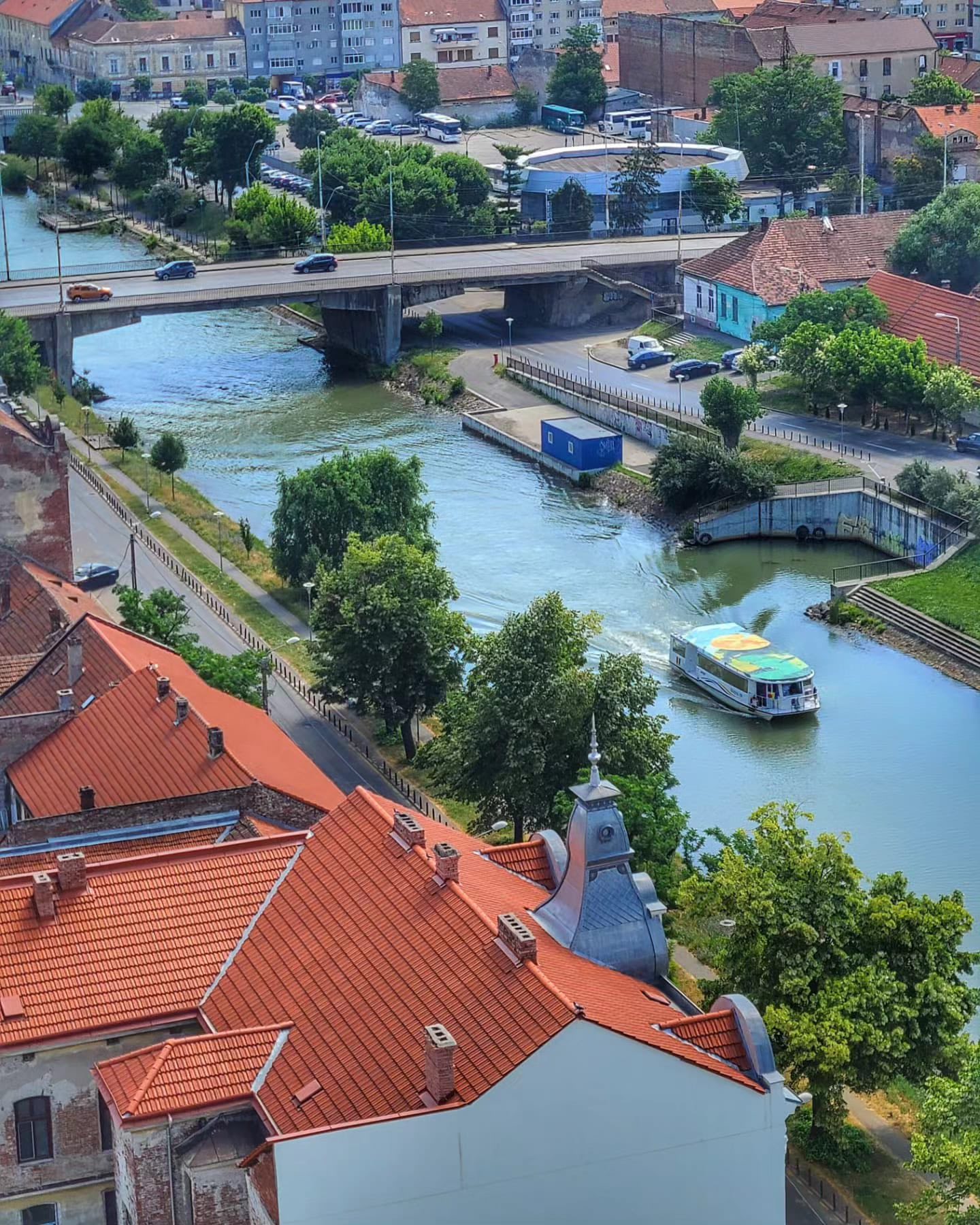 Vaporasele revin pe Bega Transportul public pe canal este reluat in Timisoara
