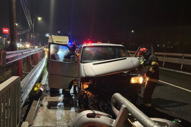 accident tragic in cluj un barbat de 60 de ani a decedat din cauza unui atac de cord la volan pompierii au intervenit pentru salvarea lui