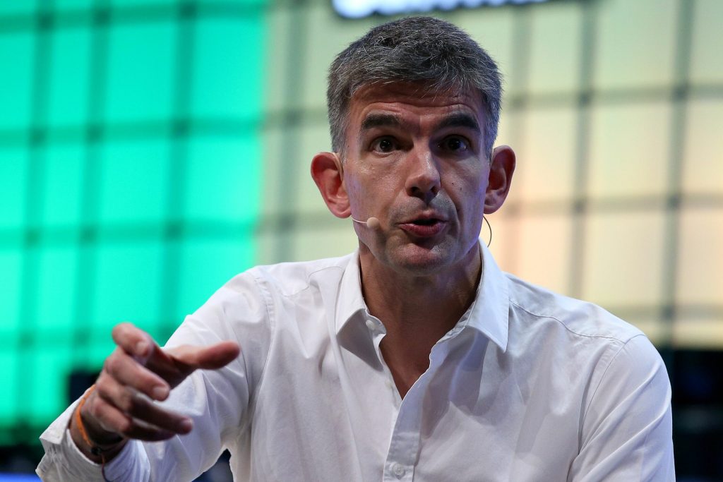fostul director google conducand bbc matt brittin preia institutia in contextul unor tensiuni politice si financiare