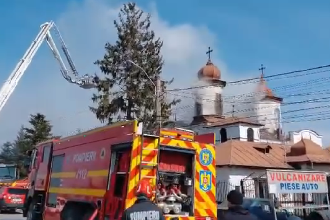 incendiu devastator la o biserica din prahova 120 de persoane s au autoevacuat restrictii de circulatie pe dn1