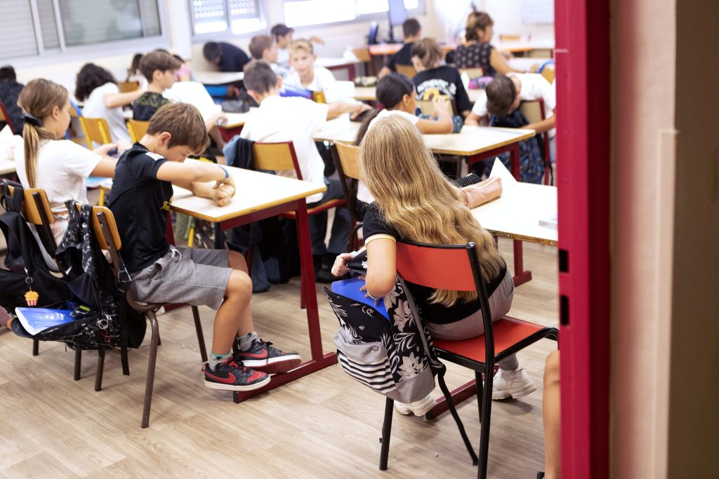 n Franta se sugereaza ca orele de curs sa inceapa la ora 900 Ce beneficii ar aduce aceasta elevilor