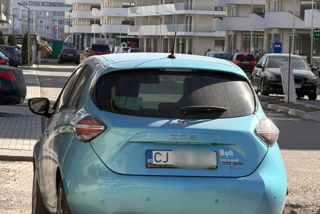nesimtire totala in traficul din cluj comportamentul agresiv al unui sofer bolt a pus in pericol un copil in carucior a aruncat cu pietre de pe marginea drumului