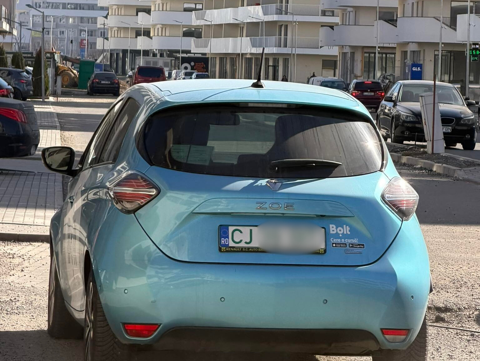 nesimtire totala in traficul din cluj comportamentul agresiv al unui sofer bolt a pus in pericol un copil in carucior a aruncat cu pietre de pe marginea drumului