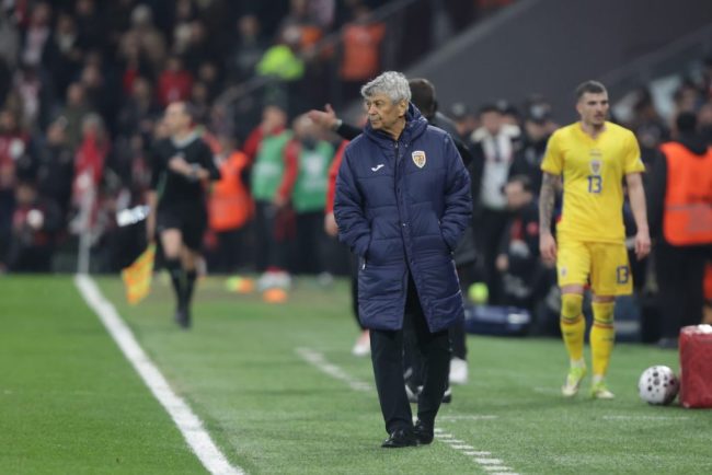 presa sportiva din slovacia dupa internarea lui mircea lucescu sanse reduse de a calatori in slovacia
