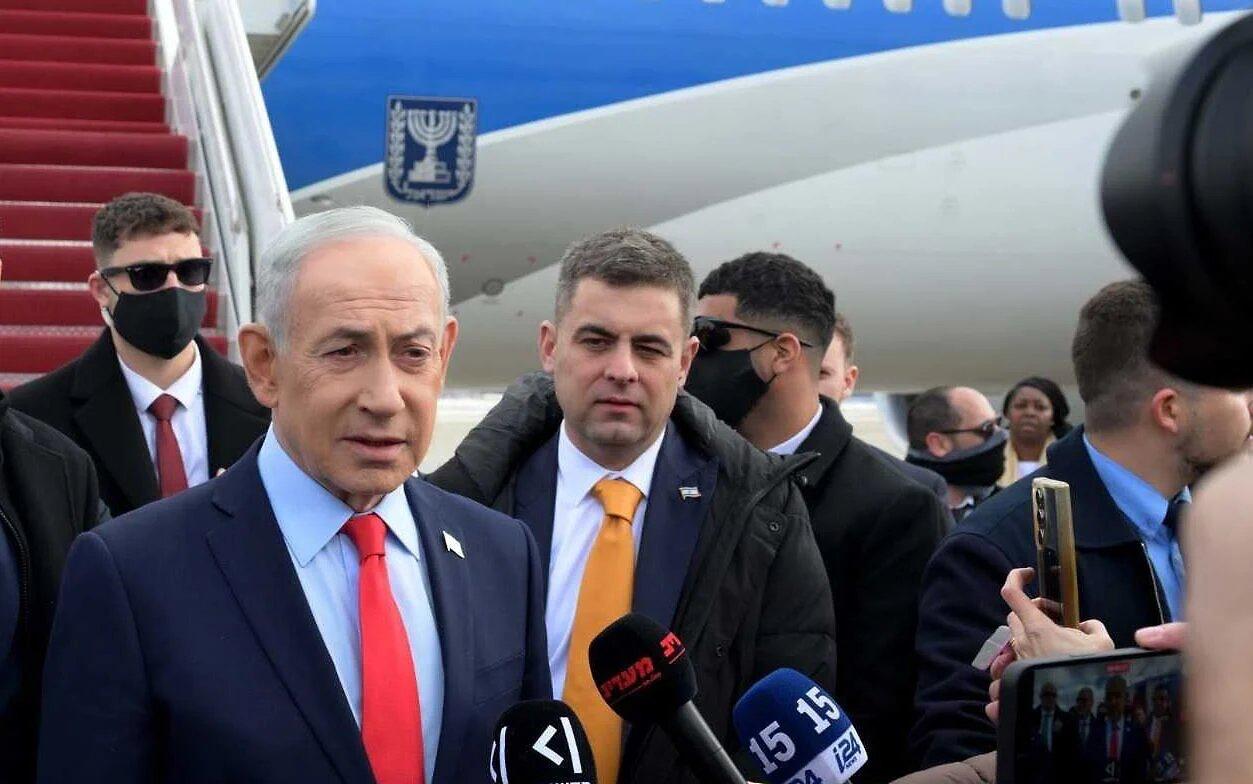scandal in guvernul israelului consilierul lui netanyahu a infiarat colegii de partid numindu i babuini si retardati ce observatii a facut despre gentile sotiei premierului si despre restul cabinetului