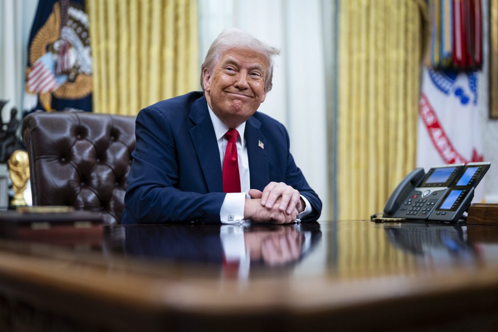 trezoreria americana da unda verde emiterii unui monede de aur cu imaginea lui donald trump