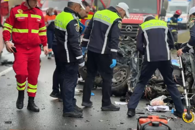 video traficul pe e81 a fost reluat pe ambele sensuri dupa accidentul tragic de la sampaul cluj in care au murit 5 persoane printre care doi adolescenti