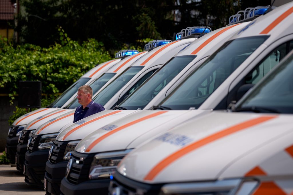 Adolescente grav ranita dupa ce a cazut de la etajul 5 in Vatra Dornei