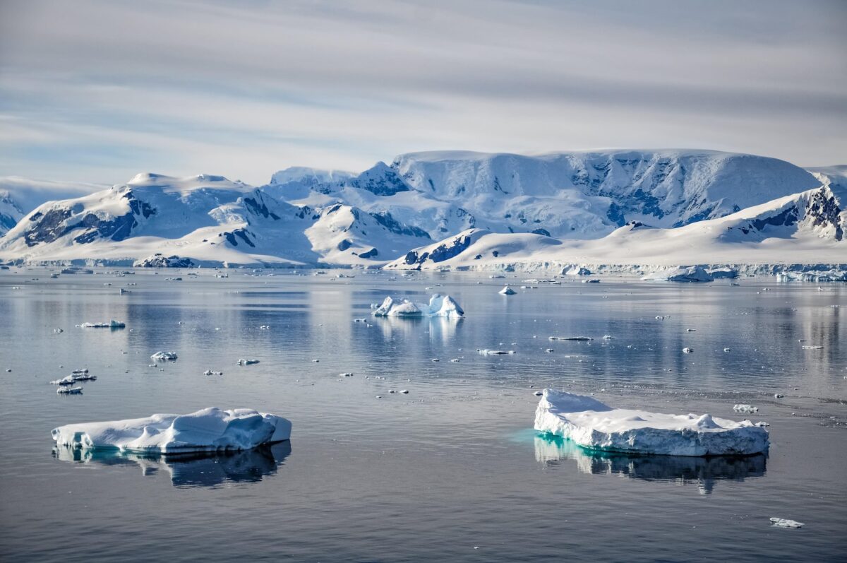 Antarctica sunt rezerv uriase de aur argint cupru si fier Un tratat semnat si de Romania interzice exploatarea acestora