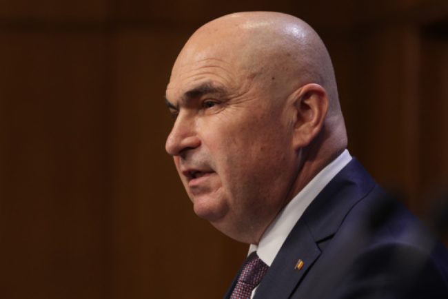 Bolojan Romania va solicita ajutorul CE in negocierile cu Pfizer Ministri Sanatatii si Finantelor se deplaseaza