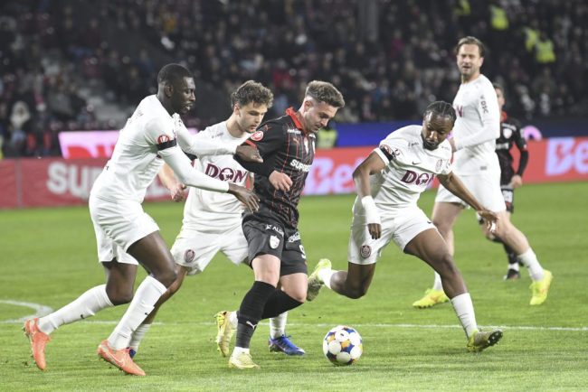 CFR Cluj Dinamo Bucuresti 1 1 in etapa a patra a play off ului Superligii