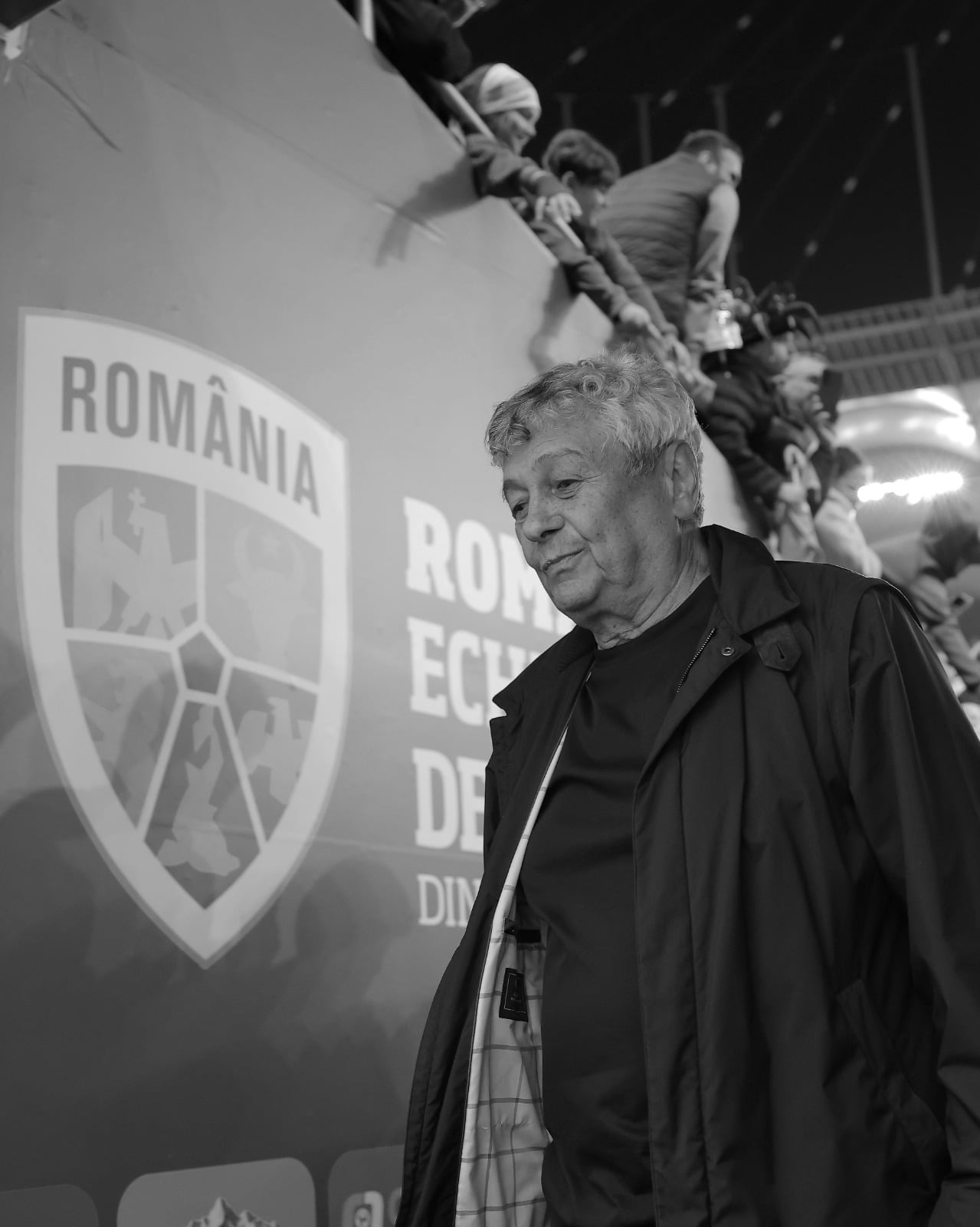 Echipa nationala Mircea Lucescu ne a invatat ca fotbalul nu este doar un sport ci un stil de viata cu demnitate