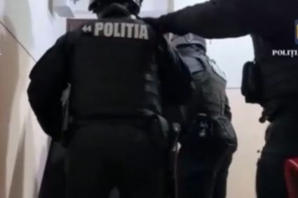 Haine detergenti sau licente software Procurorii din intreaga tara au efectuat perchezitii la persoanele care vand