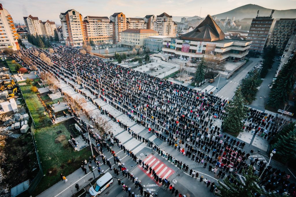 Imagini spectaculoase din Miercurea Ciuc unde aavut loc traditionala sfintire a mancararilor de Paste