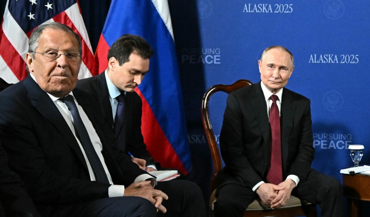 Inca o intalnire intre Ungaria si Rusia Lavrov i cere lui Szijjarto un document privind aderarea Ucrainei la UE