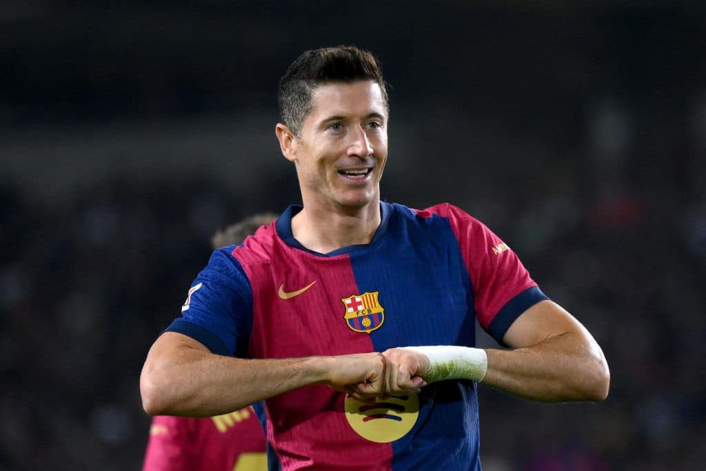 Lewandowski paraseste Barcelona Juventus ii ofera 6 milioane de euro pe sezon