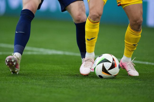 Meciuri de fotbal manipulate in Romania Cinci persoane investigate de politie