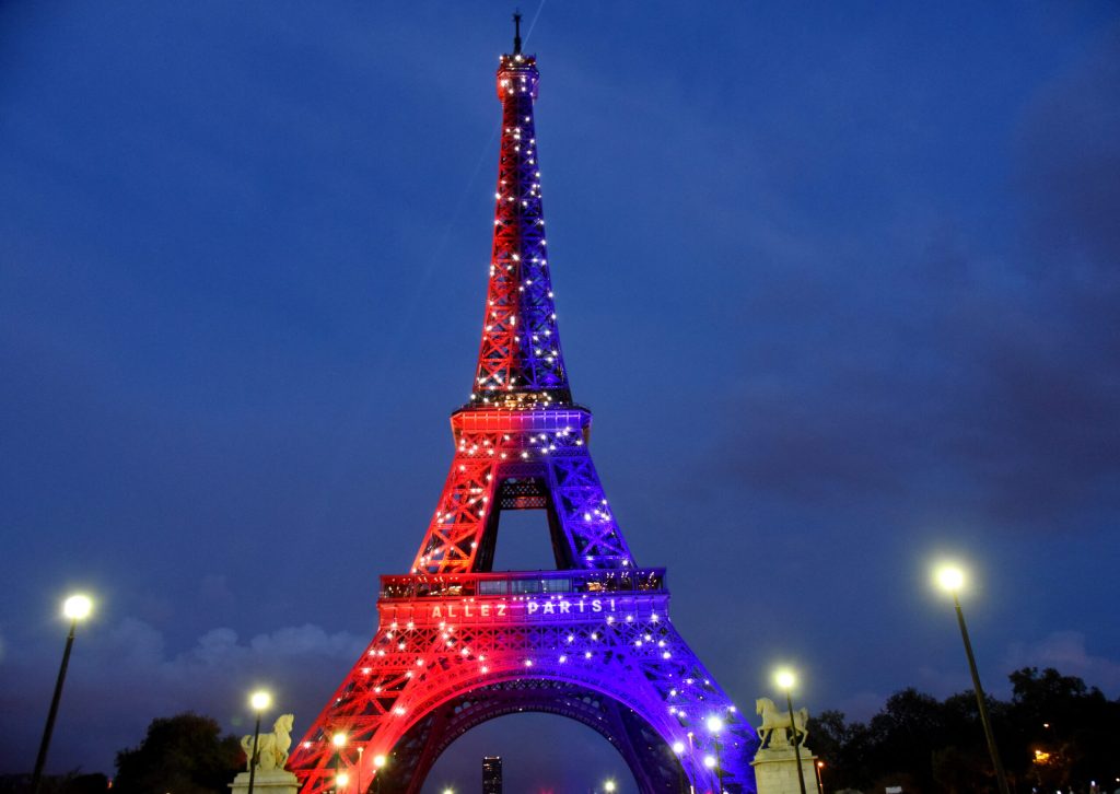 O lucrare rara din Turnul Eiffel va fi scoasa la licitatie Care ar putea fi pretul