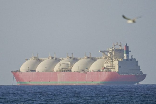 O nava cu gaz natural lichefiat a parcurs pentru prima data Stramtoarea Ormuz de la inceputul conflictului