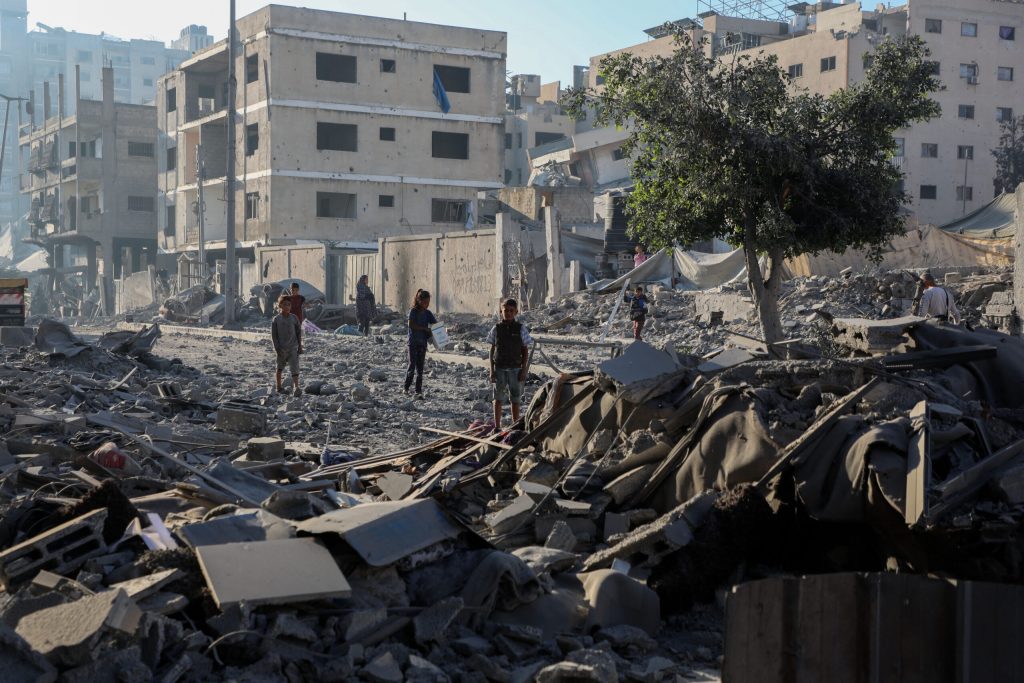 Patru palestinieni au fost salvati in nordul Fasiei Gaza dupa un atac aerian israelian