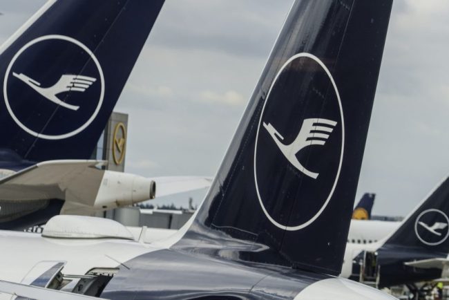 Pilotii Lufthansa anunta o noua greva Sindicatele cer suspendarea activitatii companiei germane in zilele de luni si marti