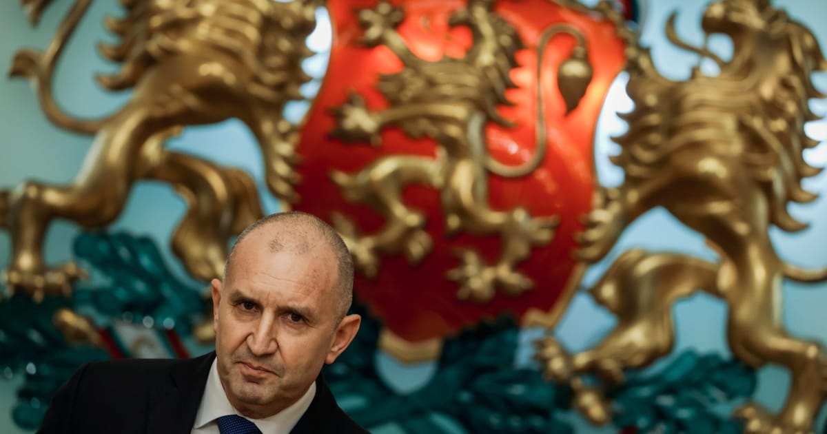 Pilotul de vanatoare Rumen Radev incearca sa depaseasca impasul politic din Bulgaria