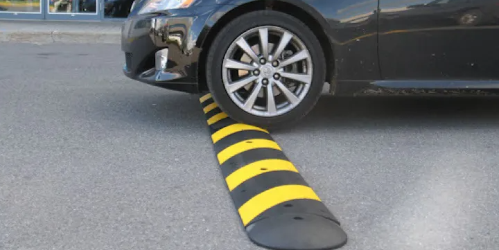 Revolta pe o strada din Cluj Napoca Limitatorul de viteza deranjeaza locuintele si linistea clujenilor Afecteaza grav pacea