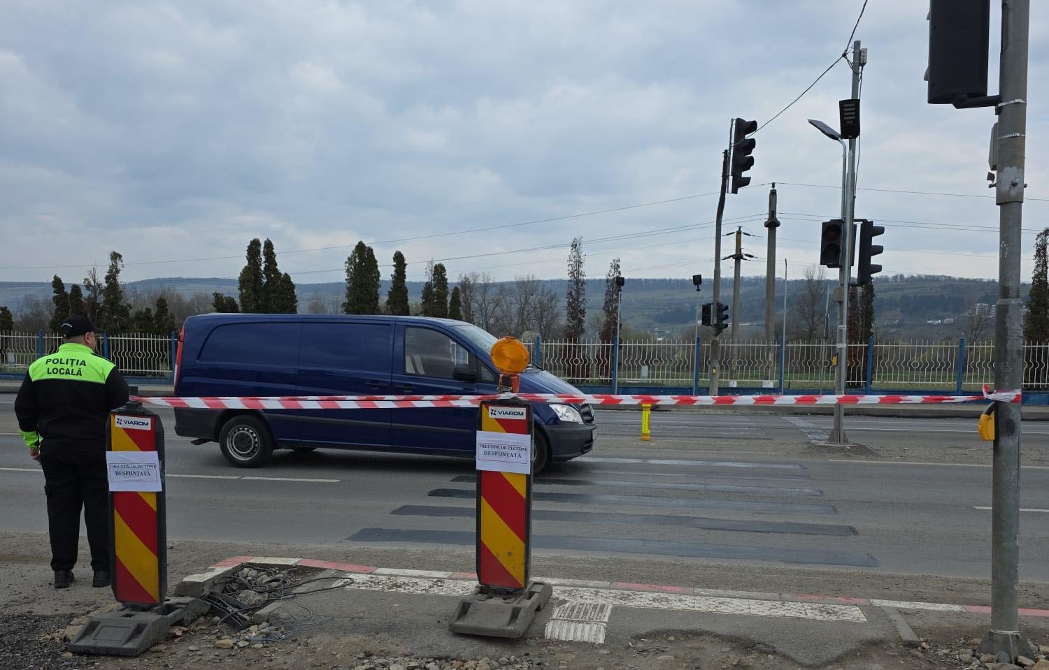 Schimbare semnificativa in traficul din Cluj Trecerea de pietoni de la Metro Floresti a fost scoasa iar soferii si pietonii trebuie sa se adapteze rapid