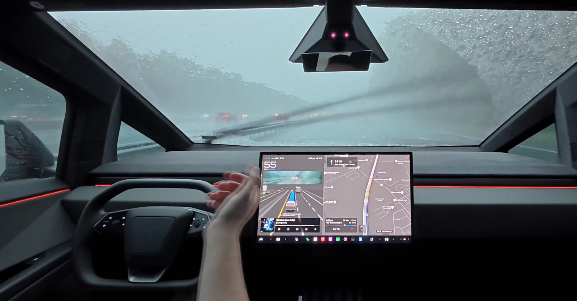 Tesla recunoaste ca robotaxiurile sale pot fi controlate de oameni de la distan ta