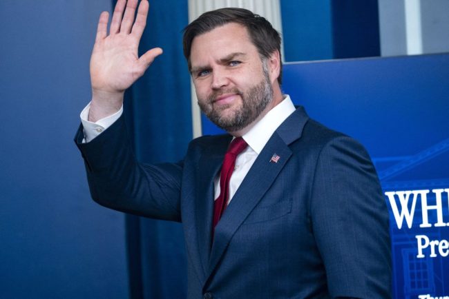 Trump afirma ca Vance va pune accent pe eforturile de combatere a fraudei in statele controlate de democrati