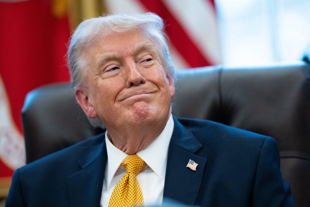Trump sustine ca SUA ar putea prelua controlul asupra Stramtorii Ormuz daca ar avea mai mult timp