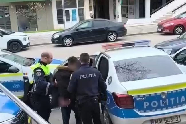Un tanar a atacat un politist dupa ce acesta i a solicitat sa dea mai incet muzica