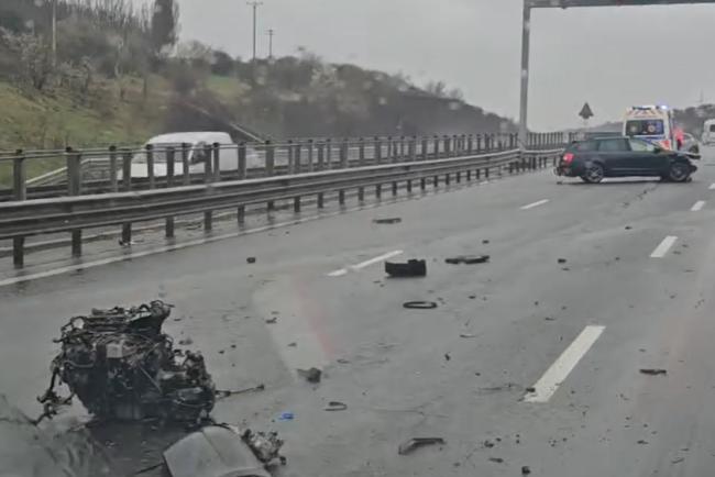 VIDEO Accident pe Autostrada Transilvania A3 in acest moment Pompierii intervin pentru descarcerare Doi barbati raniti primesc ingrijiri medicale