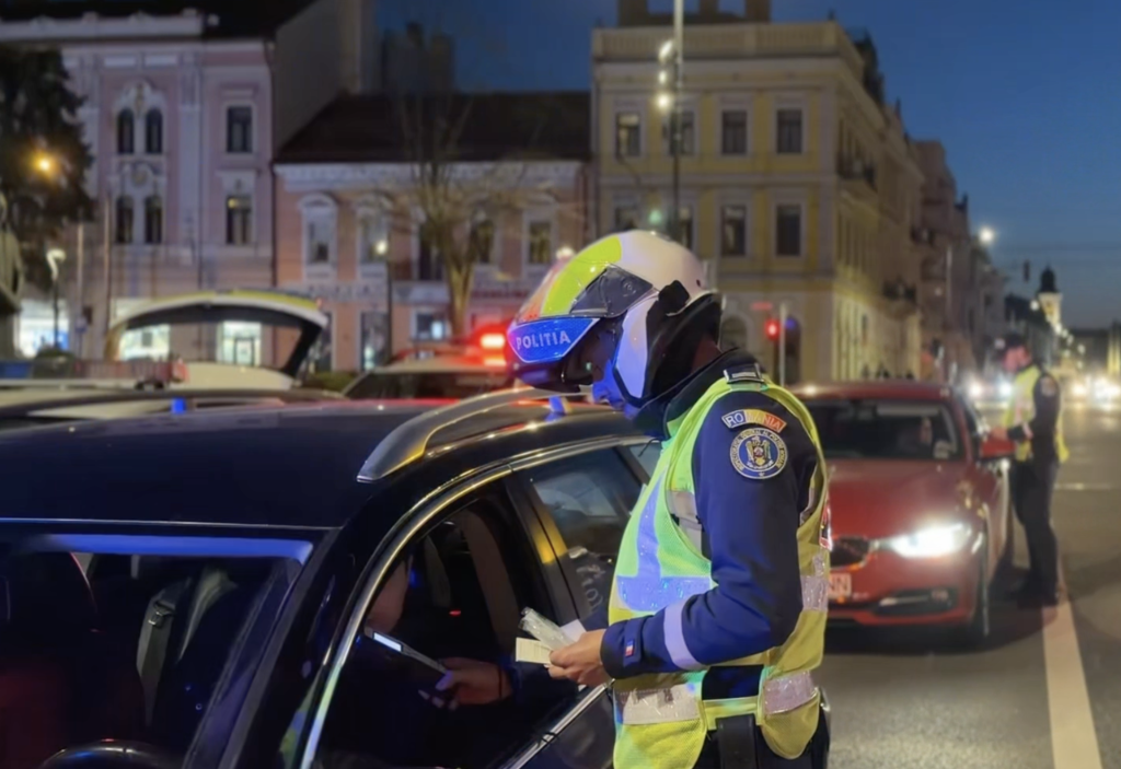 VIDEO SCENE surprinzatoare pe drumurile din Cluj Aproape 1000 de amenzi in doar cateva zile si zeci de permise suspendate Patru soferi au dosar penal